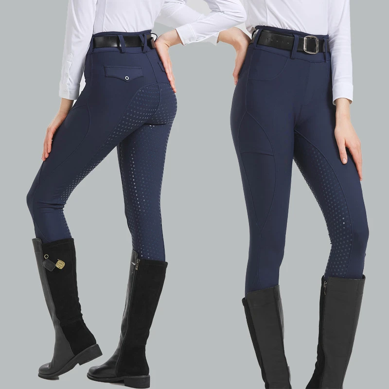 Phụ nữ cưỡi ngựa cưỡi ngựa